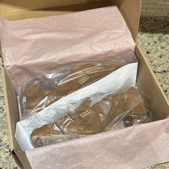 Boden Sol Block Heeled Penny Loafers - Picture 4 of 16